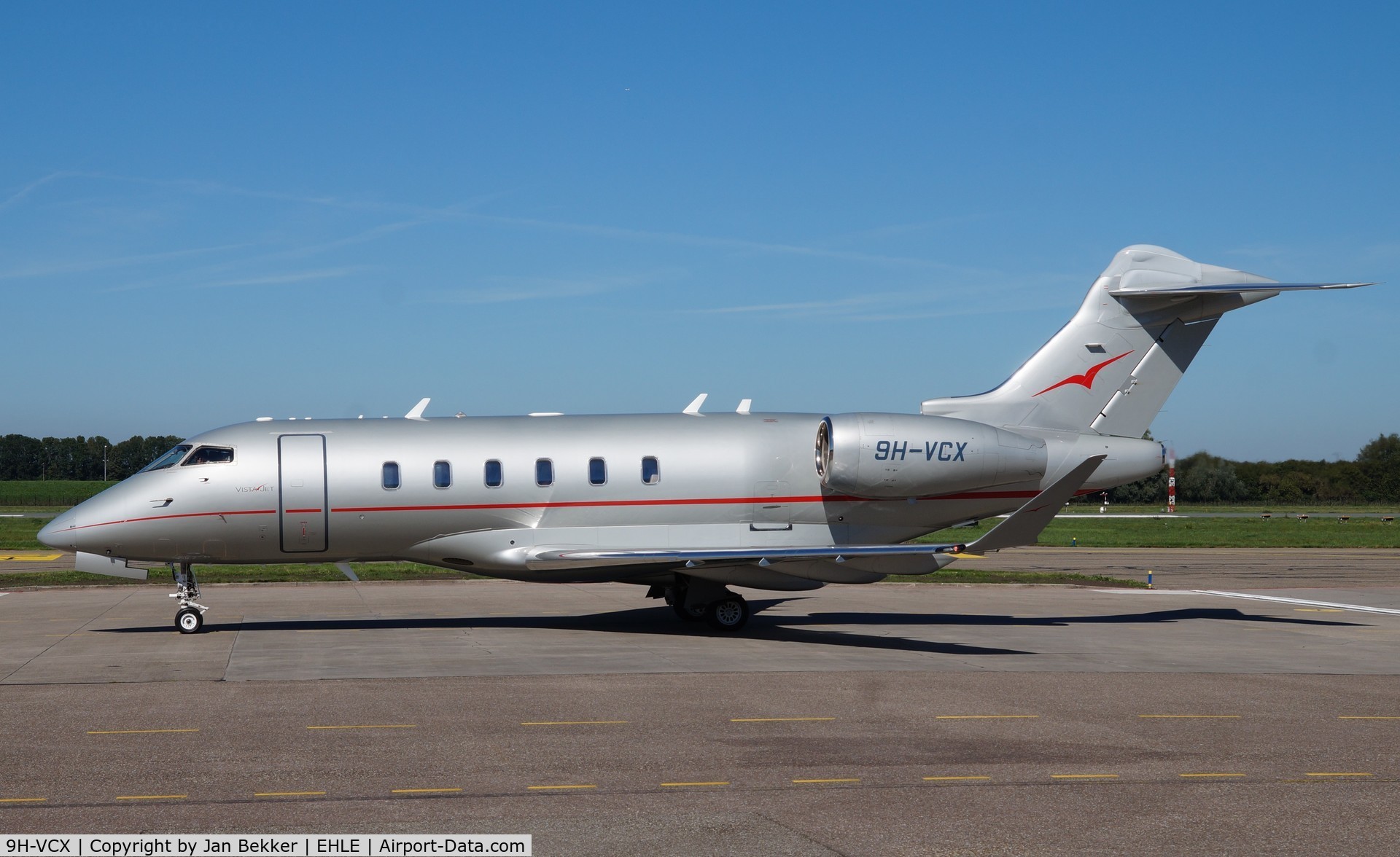 9H-VCX, Bombardier BD-100-1A10 Challenger 350 C/N 20576, Lelystad Airport