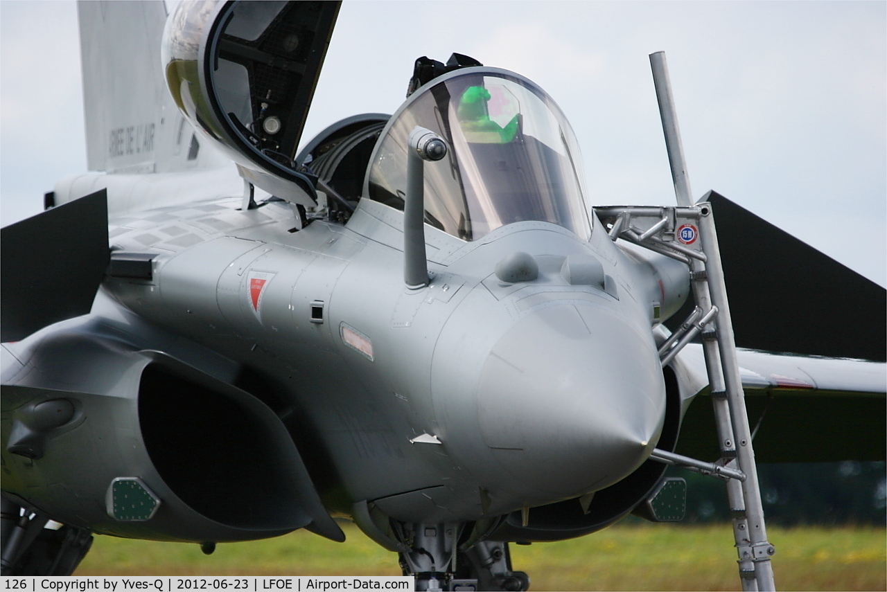 126, Dassault Rafale C C/N 126, Dassault Rafale C, Flight line, Evreux-Fauville AB 105 (LFOE)