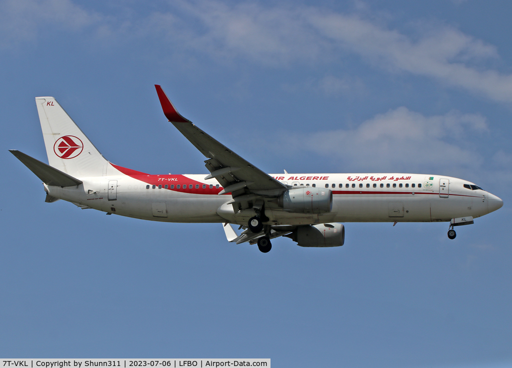 7T-VKL, 2015 Boeing 737-8D6 C/N 60748/5700, Landing rwy 32L
