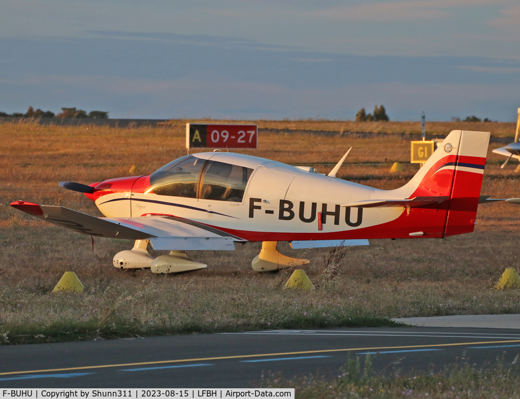 F-BUHU, Robin DR-400-180 Regent C/N 809, Parked...