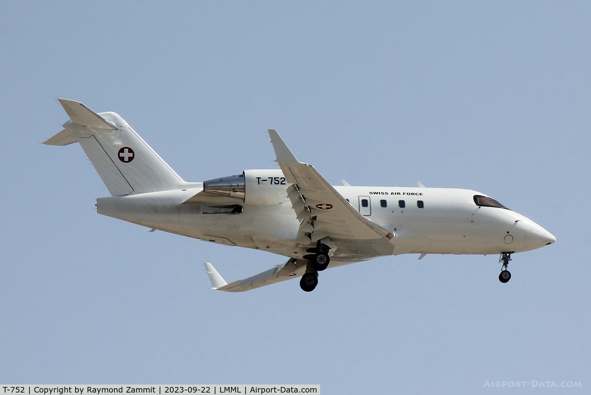 T-752, 2002 Bombardier Challenger 604 (CL-600-2B16) C/N 5540, Bombardier Challenger 604 T-752 Swiss Air Force