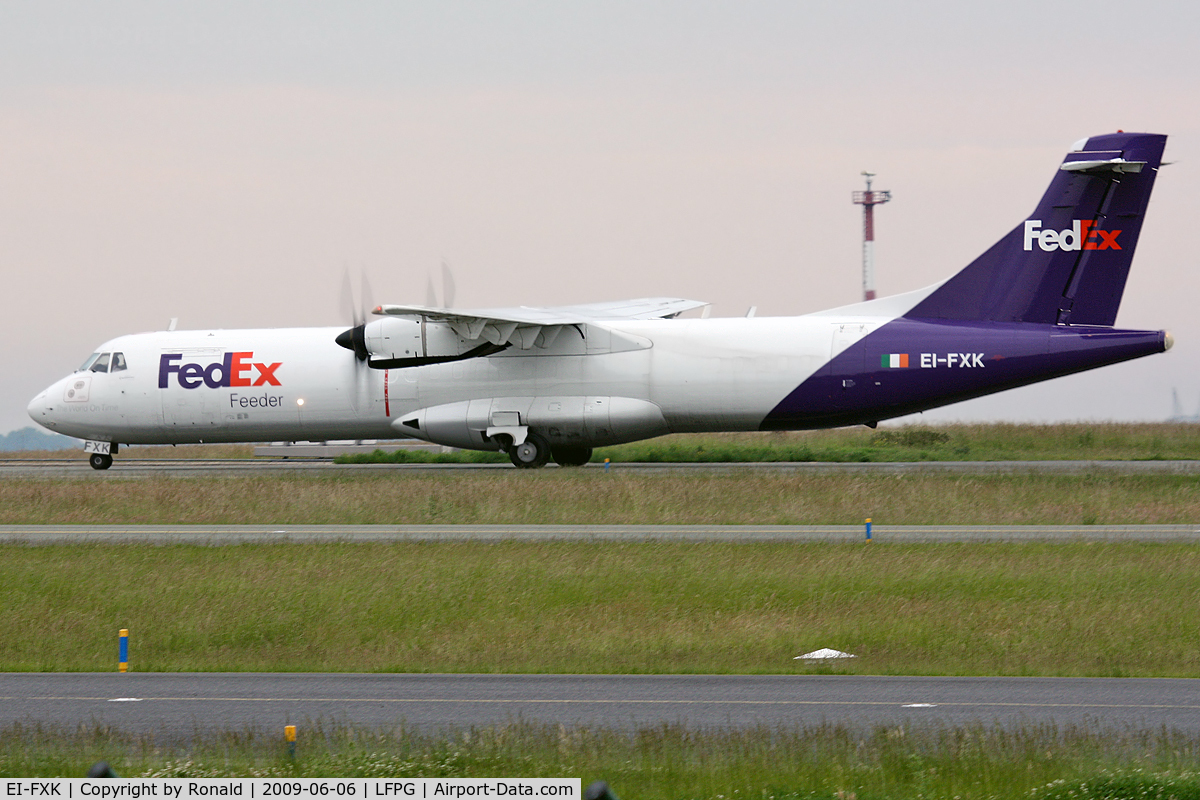 EI-FXK, 1991 ATR 72-202 C/N 256, sat cdg