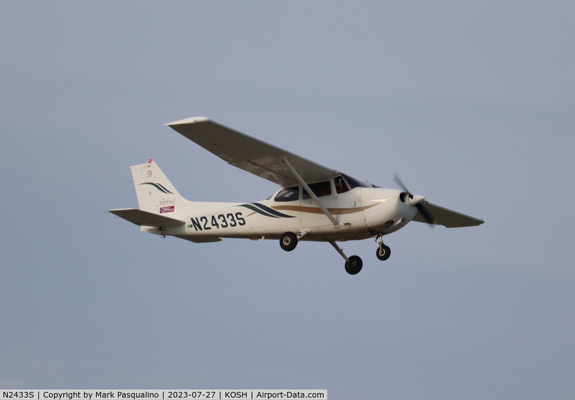 N2433S, 2000 Cessna 172R C/N 17280872, Cessna 172R