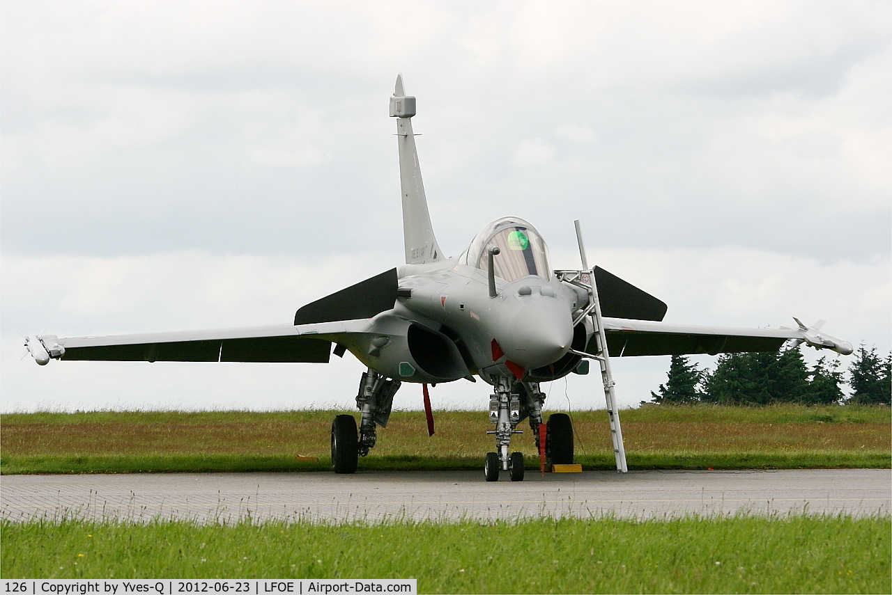 126, Dassault Rafale C C/N 126, Dassault Rafale C, Flight line, Evreux-Fauville AB 105 (LFOE)