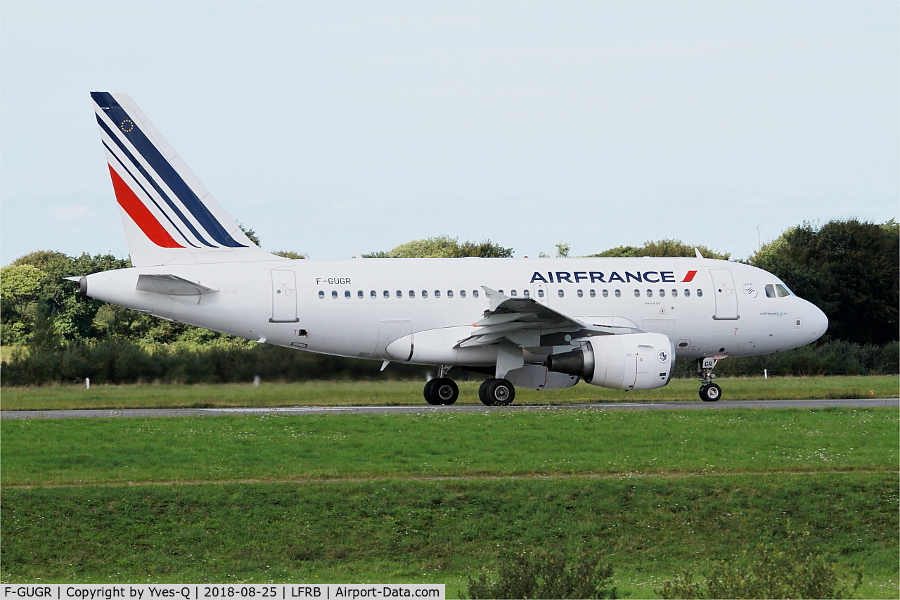 F-GUGR, 2007 Airbus A318-111 C/N 3009, Airbus A318-111, Taxiing rwy 25L, Brest-Bretagne airport (LFRB-BES)