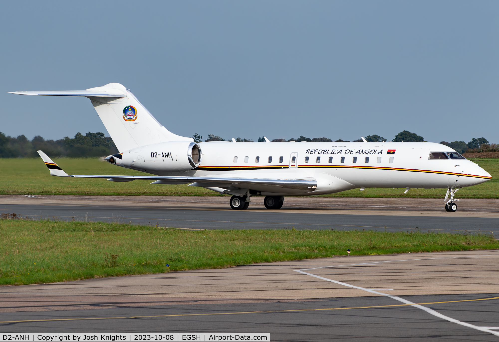 D2-ANH, 2005 Bombardier Global Express (BD-700-1A10) C/N 9145, Arriving at Norwich For Respray.