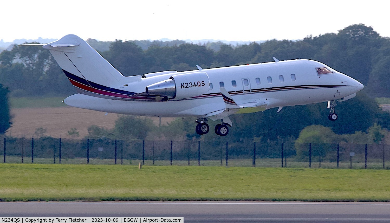 N234QS, 2017 Bombardier Challenger 650 (CL-600-2B16) C/N 6097, At Luton Airport
