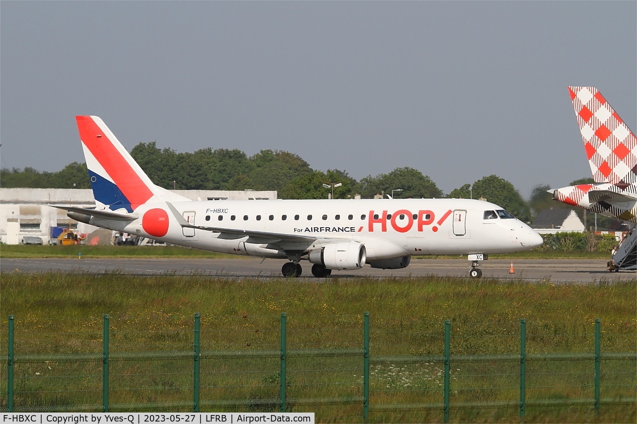 F-HBXC, 2008 Embraer 170ST (ERJ-170-100ST) C/N 17000263, Embraer 170ST, Taxiing to boarding area, Brest-Bretagne airport (LFRB-BES)