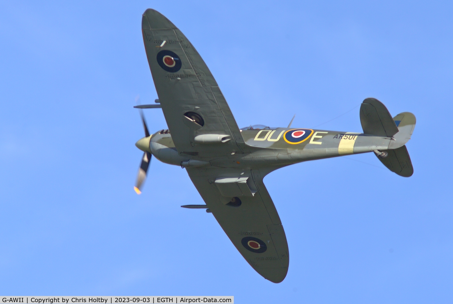 G-AWII, 1942 Supermarine 349 Spitfire LF.Vc C/N WASP/20/223, Performing at the Vintage Airshow, Old Warden 2023