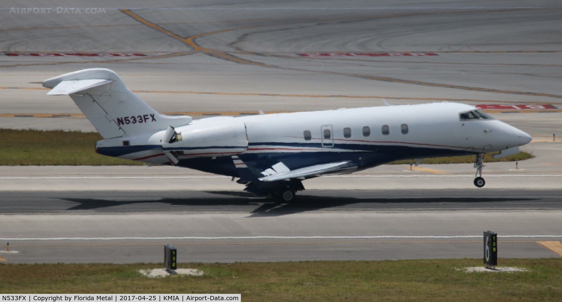 N533FX, 2007 Bombardier Challenger 300 (BD-100-1A10) C/N 20160, Challenger 300 zx