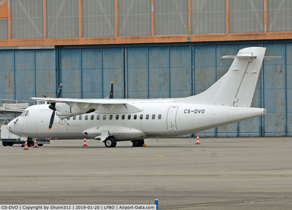 CS-DVO, 1992 ATR 42-320 C/N 337, Parked at the General Aviation area...