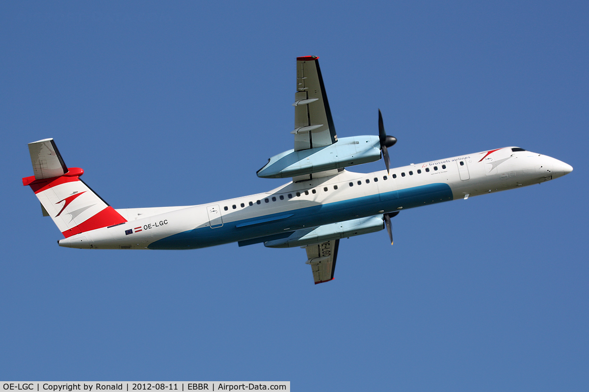 OE-LGC, 2000 De Havilland Canada DHC-8-402Q Dash 8 C/N 4026, at bru