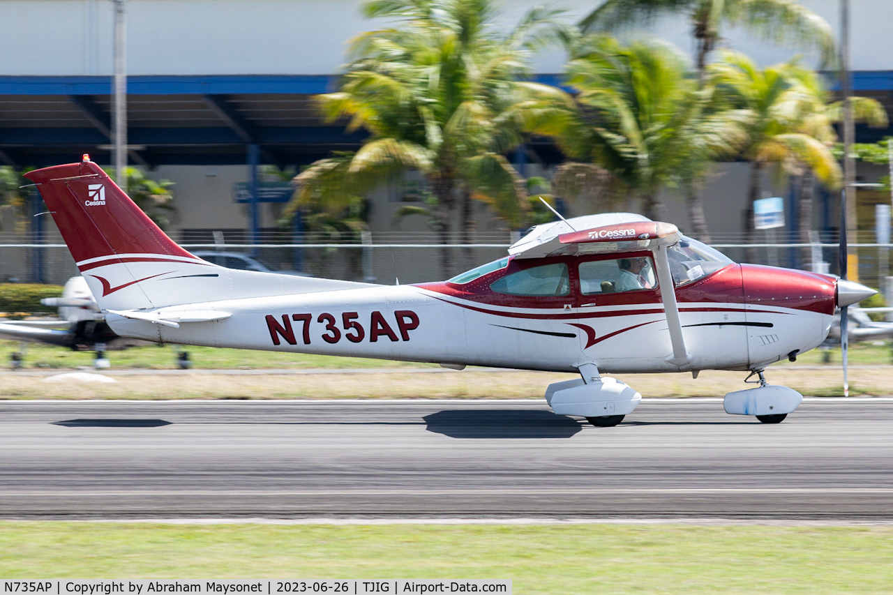 N735AP, 1976 Cessna 182Q Skylane C/N 18265273, Landing on TJIG/SIG Airport