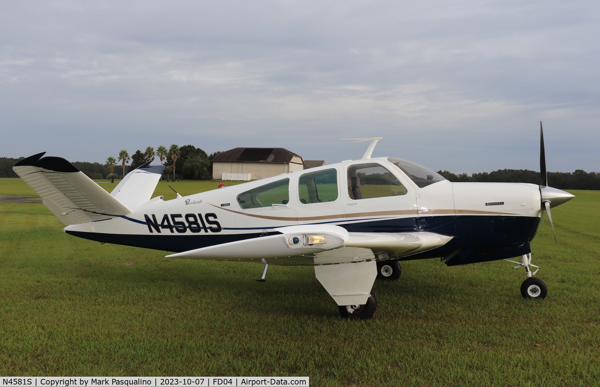 N4581S, 1975 Beech V35B Bonanza C/N D-9808, Beech V35B