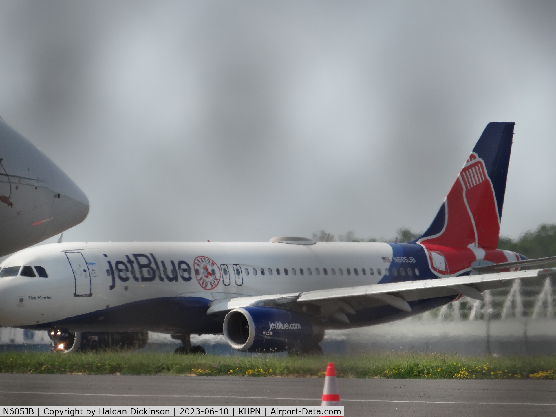 N605JB, 2005 Airbus A320-232 C/N 2368, 2005 Airbus A320-232
JetBlue Red Sox Livery
Taxi