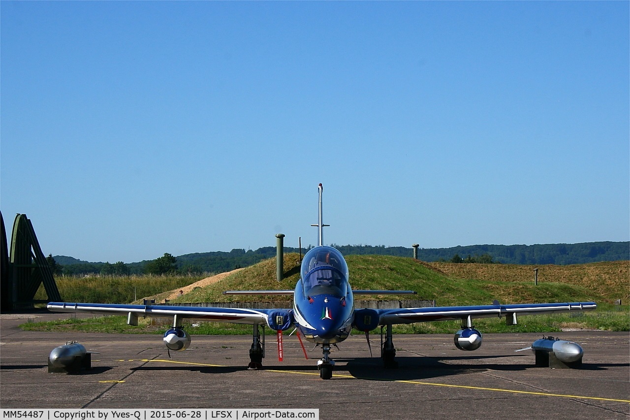 MM54487, Aermacchi MB-339PAN C/N 6684/079/AA035, Aermacchi MB-339PAN, N°8 of Frecce Tricolori Aerobatic Team 2015, Flight line, Luxeuil-Saint Sauveur Air Base 116 (LFSX)