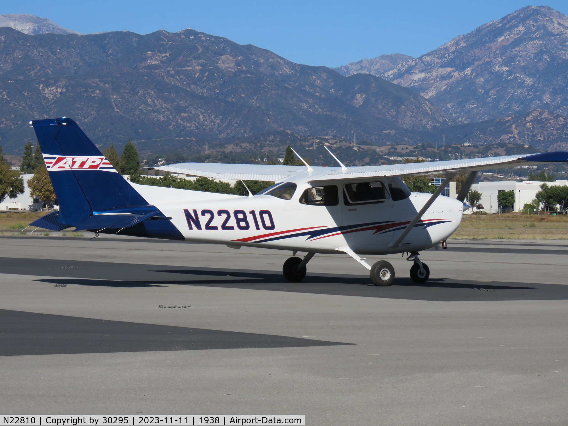N22810, 2022 Cessna 172S C/N 172S12921, Parked