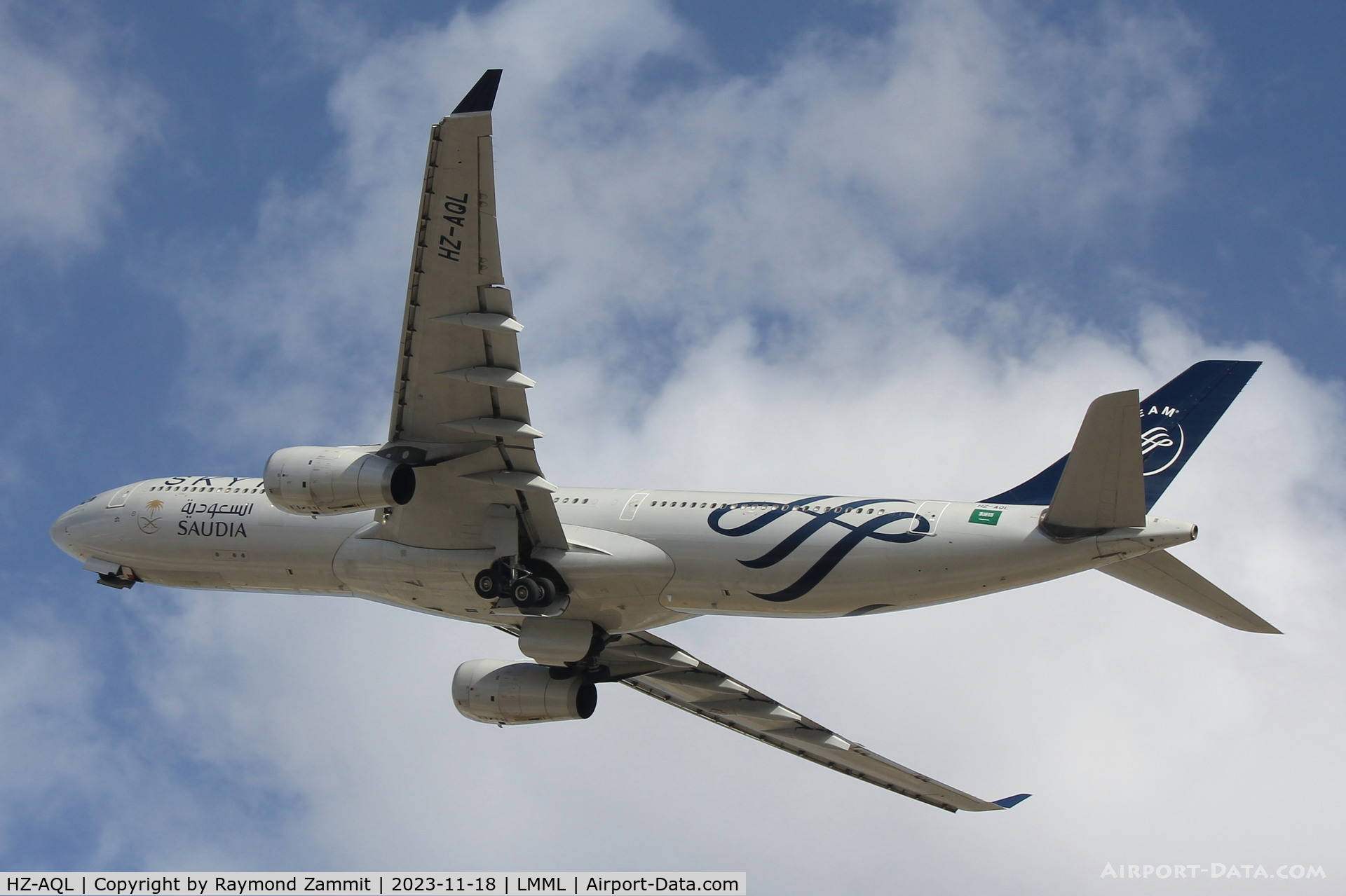 HZ-AQL, 2014 Airbus A330-343 C/N 1513, A330 HZ-AQL Saudia Arabian Airlines