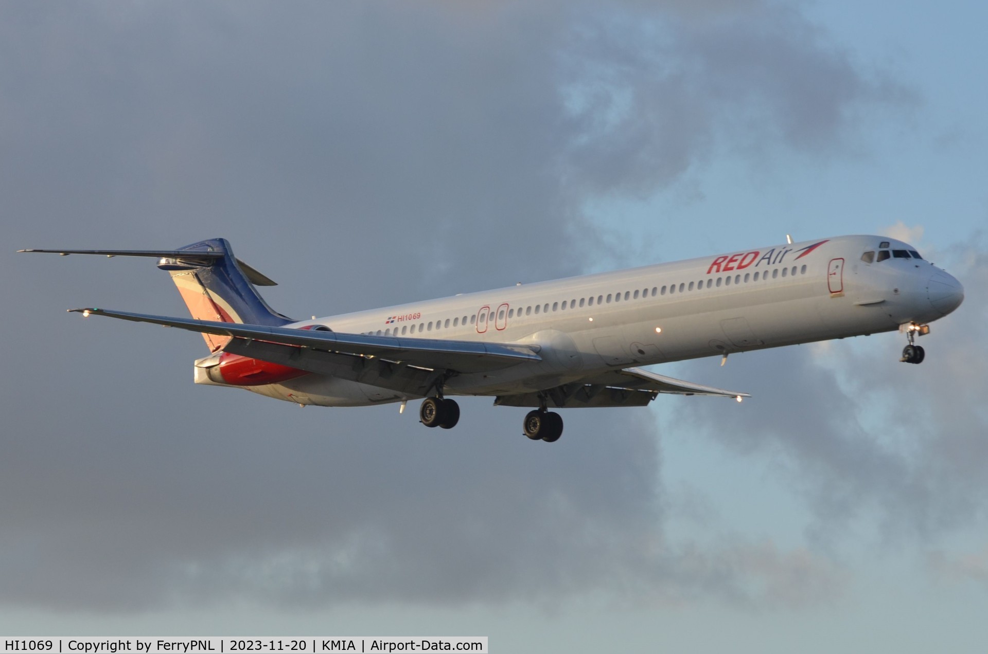 HI1069, 1988 McDonnell Douglas MD-82 (DC-9-82) C/N 49566, Red Air MD82 in the last sunrays of the day