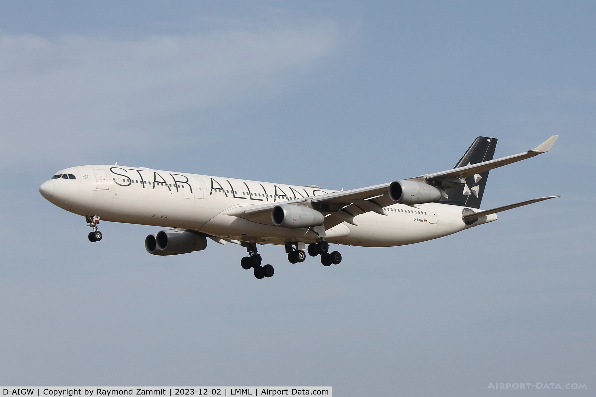 D-AIGW, 2000 Airbus A340-313X C/N 327, A340 D-AIGW Lufthansa Star Alliance