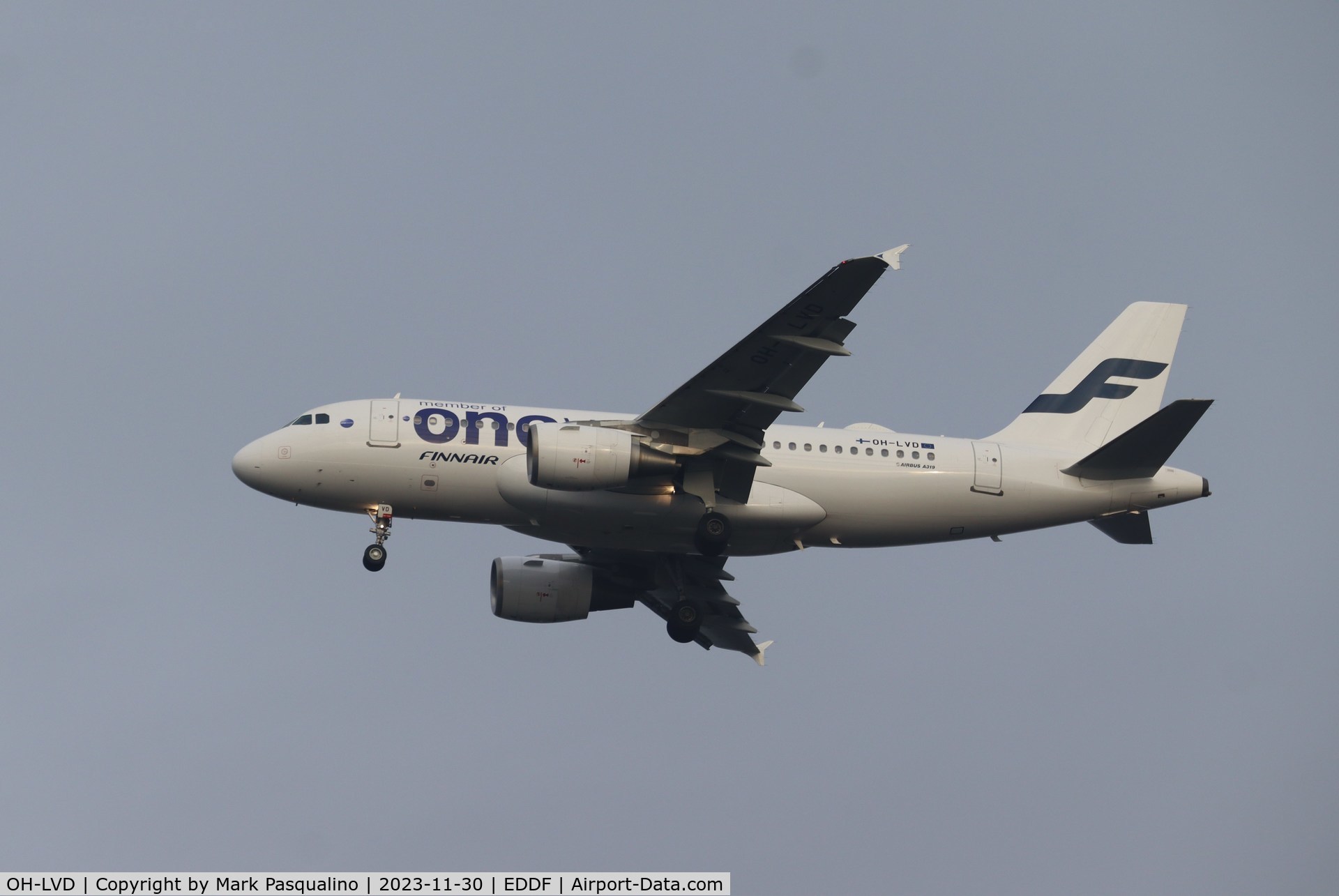 OH-LVD, 2000 Airbus A319-112 C/N 1352, Airbus A319-112
