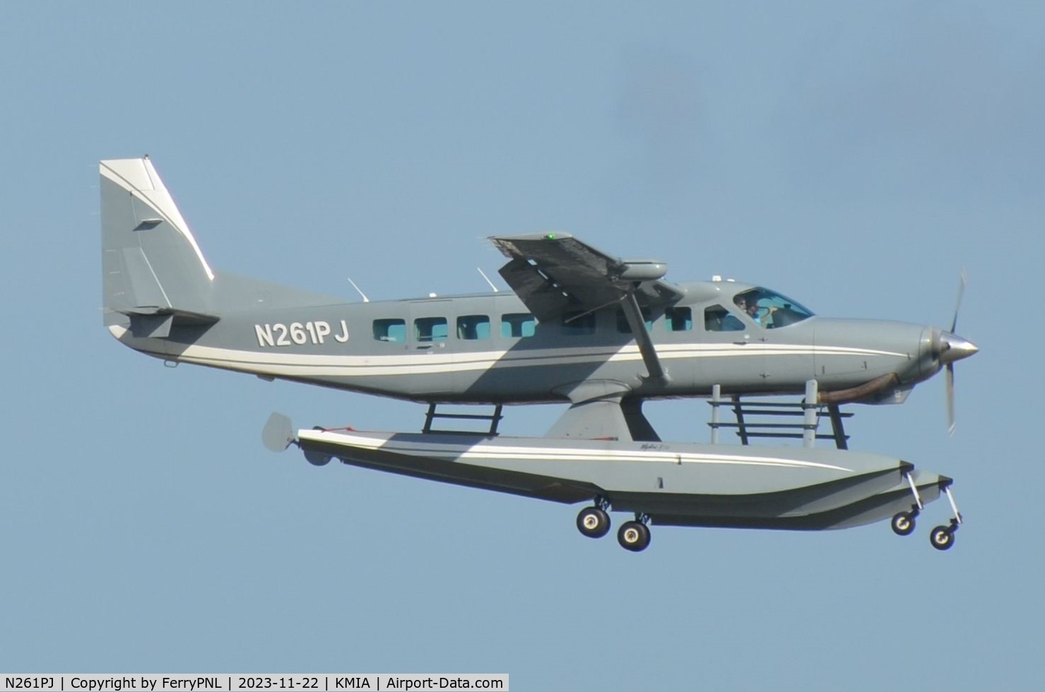 N261PJ, 2018 Cessna 208B EX Caravan 1 C/N 208B5426, Fly PJ Ce208B arriving