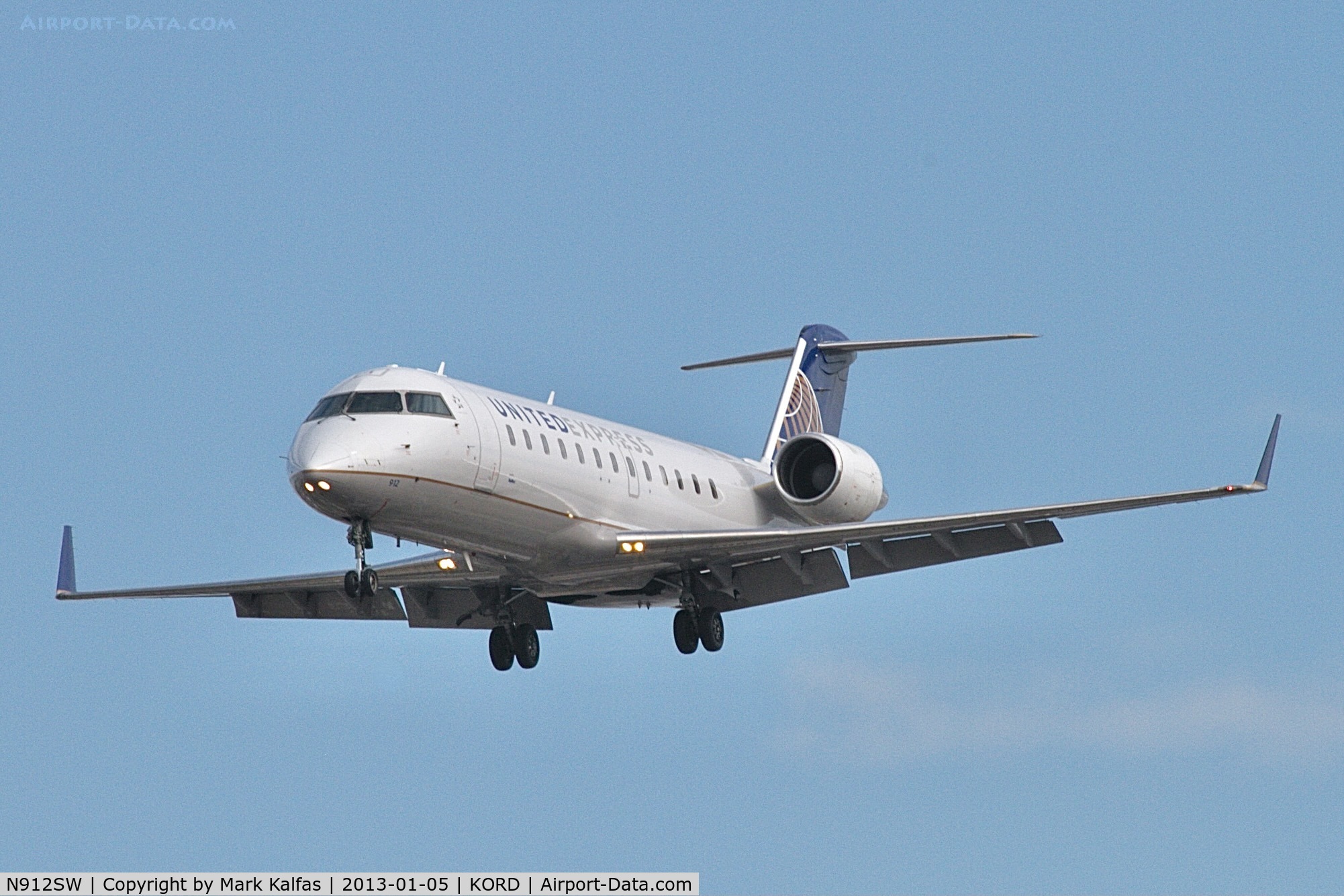 N912SW, 2001 Bombardier CRJ-200LR (CL-600-2B19) C/N 7595, Skywest / United Express  Bombardier CRJ-200LR on approach KORD