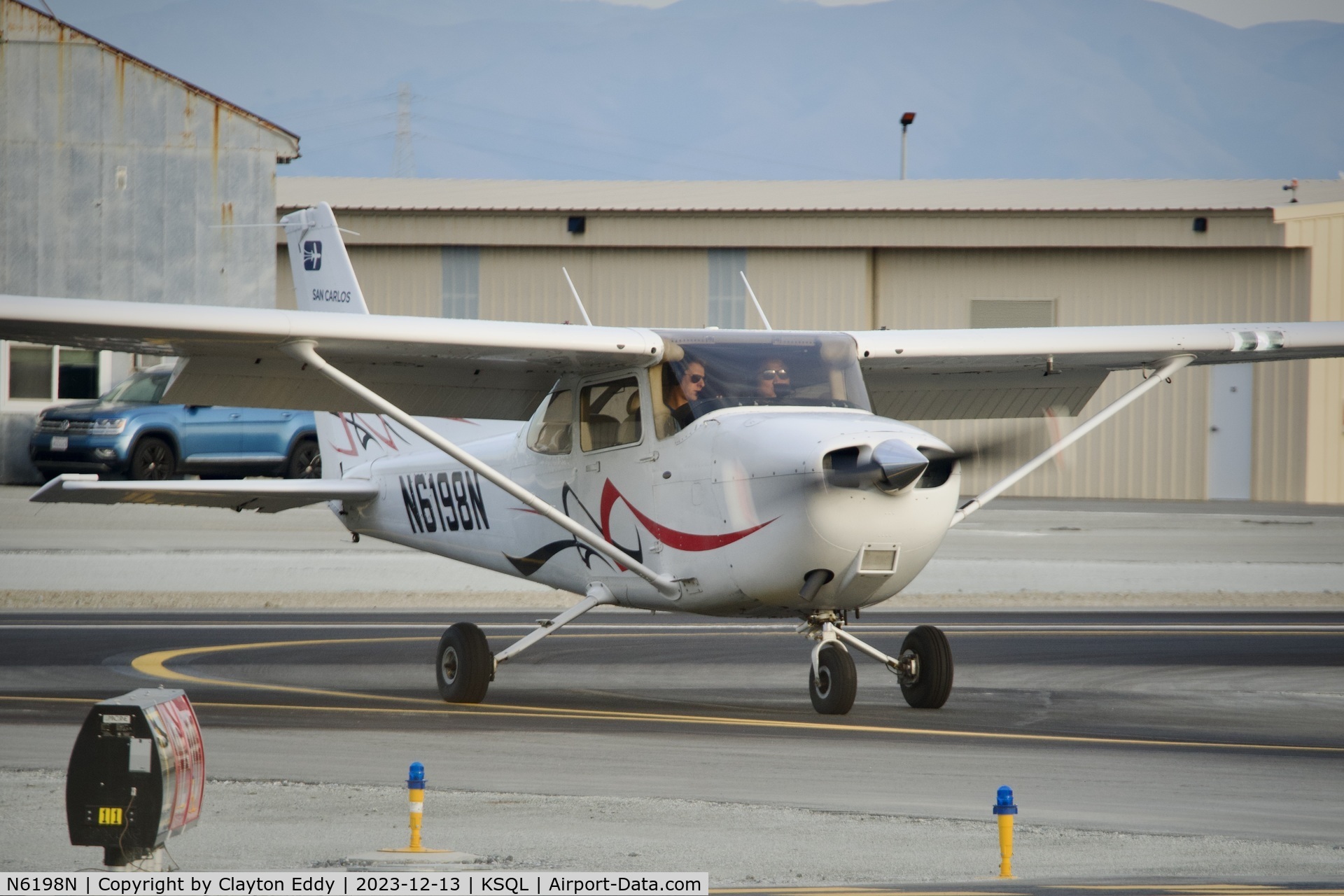 N6198N, 2008 Cessna 172S C/N 172S10792, San Carlos Airport in California 2023.