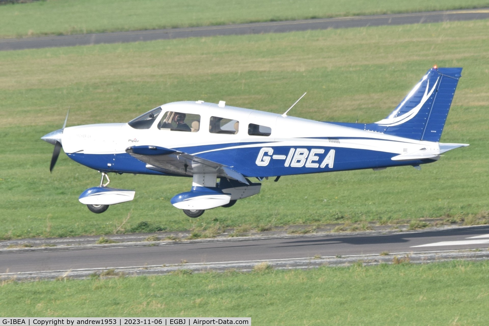 G-IBEA, Piper PA-28-181 Archer LX C/N 2881027, G-IBEA at Gloucestershire Airport.
