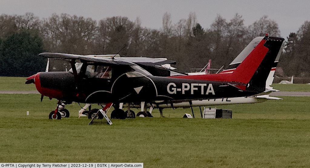 G-PFTA, 1980 Reims F152 C/N 1715, At Oxford Kidlington