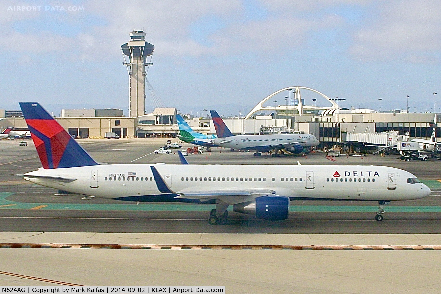 N624AG, 1993 Boeing 757-2Q8 C/N 25624, B752 Delta Airlines 757-2Q8 N824AG at LAX
