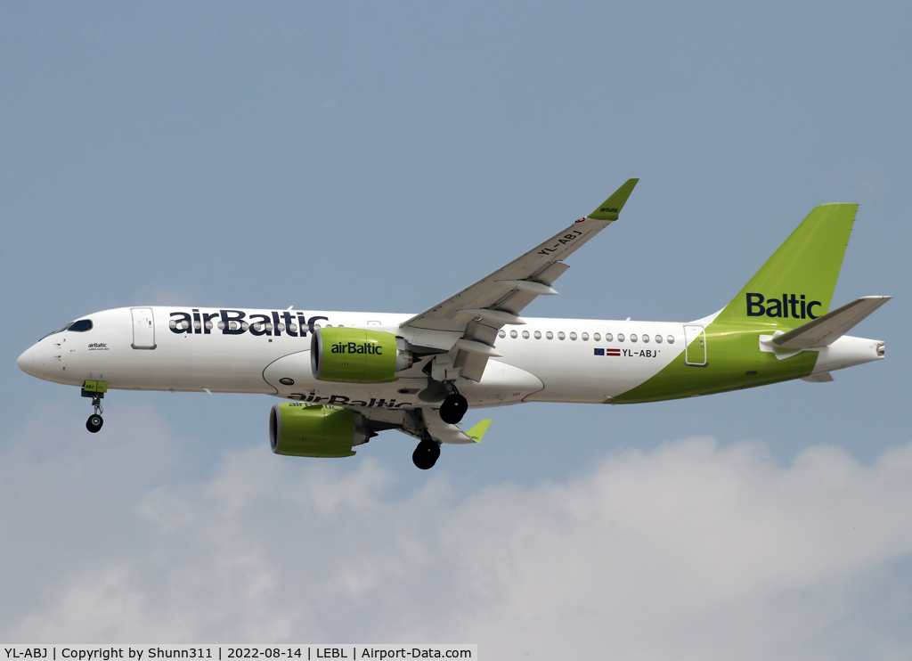 YL-ABJ, 2022 Airbus A220-300 C/N 55165, Landing rwy 24R