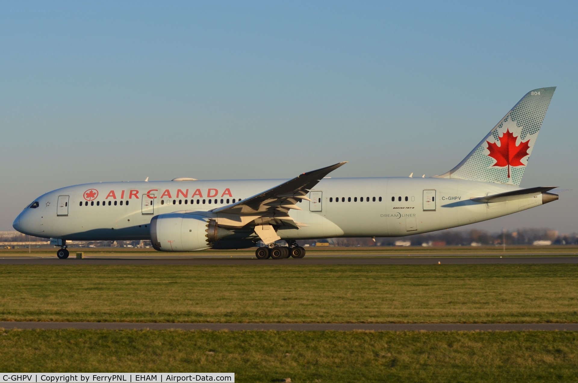 C-GHPV, 2014 Boeing 787-8 Dreamliner C/N 35260, Air Canada B778 taking-off for YYZ