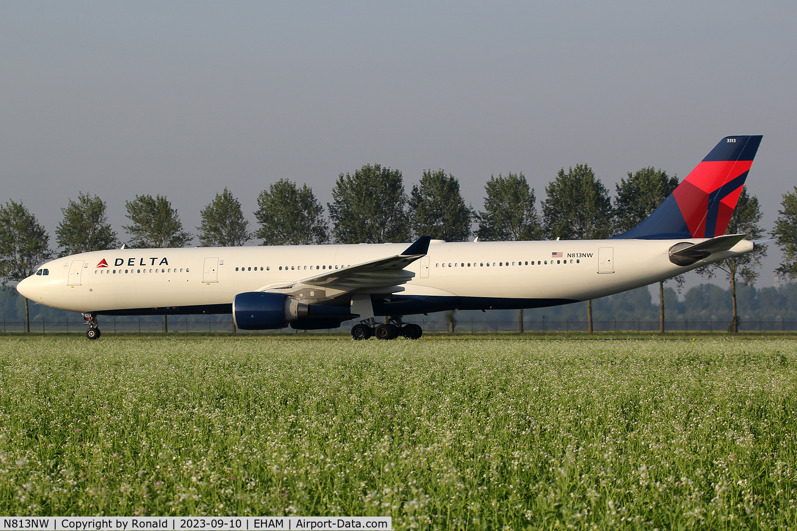 N813NW, 2006 Airbus A33-323X C/N 799, at spl