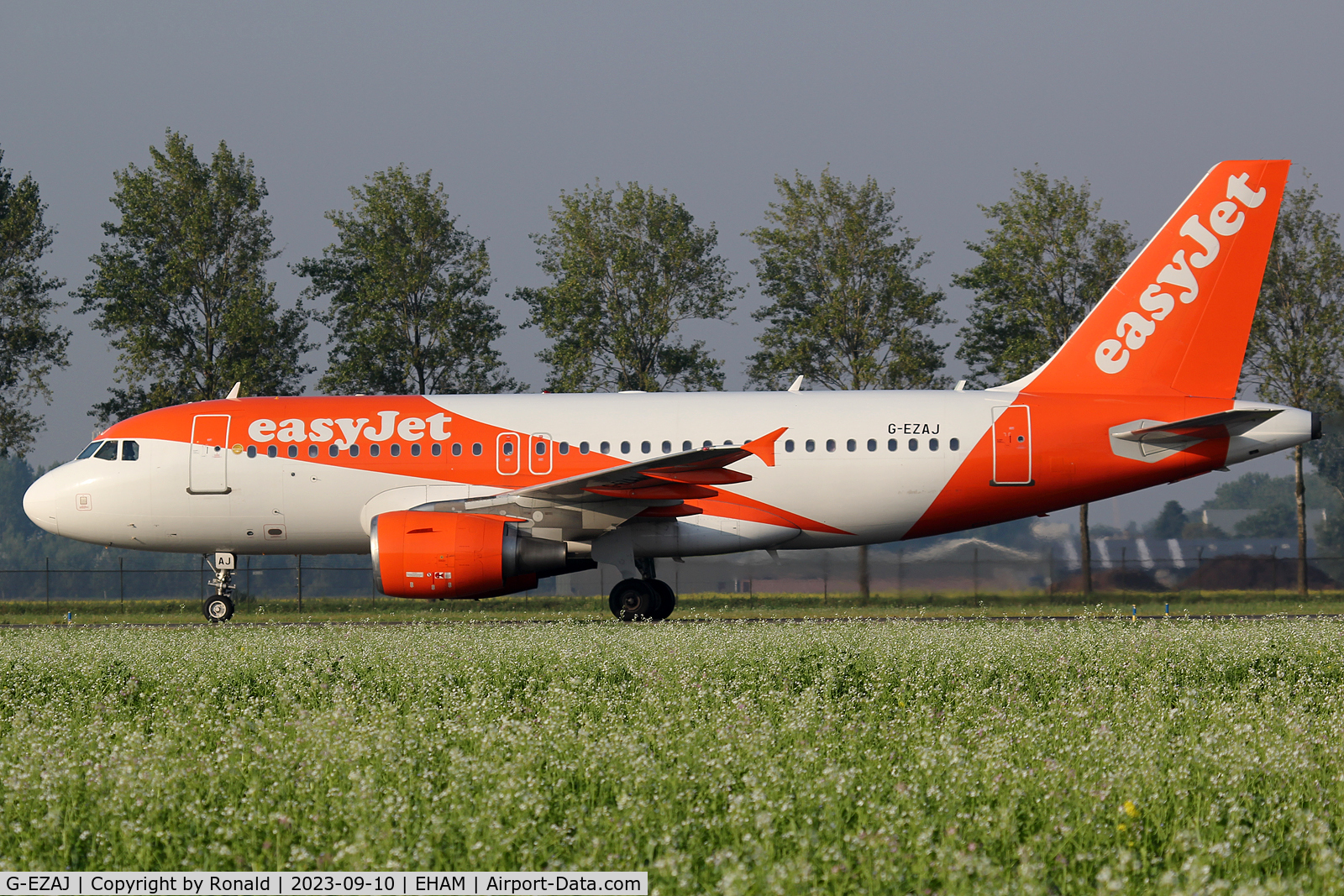 G-EZAJ, 2006 Airbus A319-111 C/N 2742, at spl