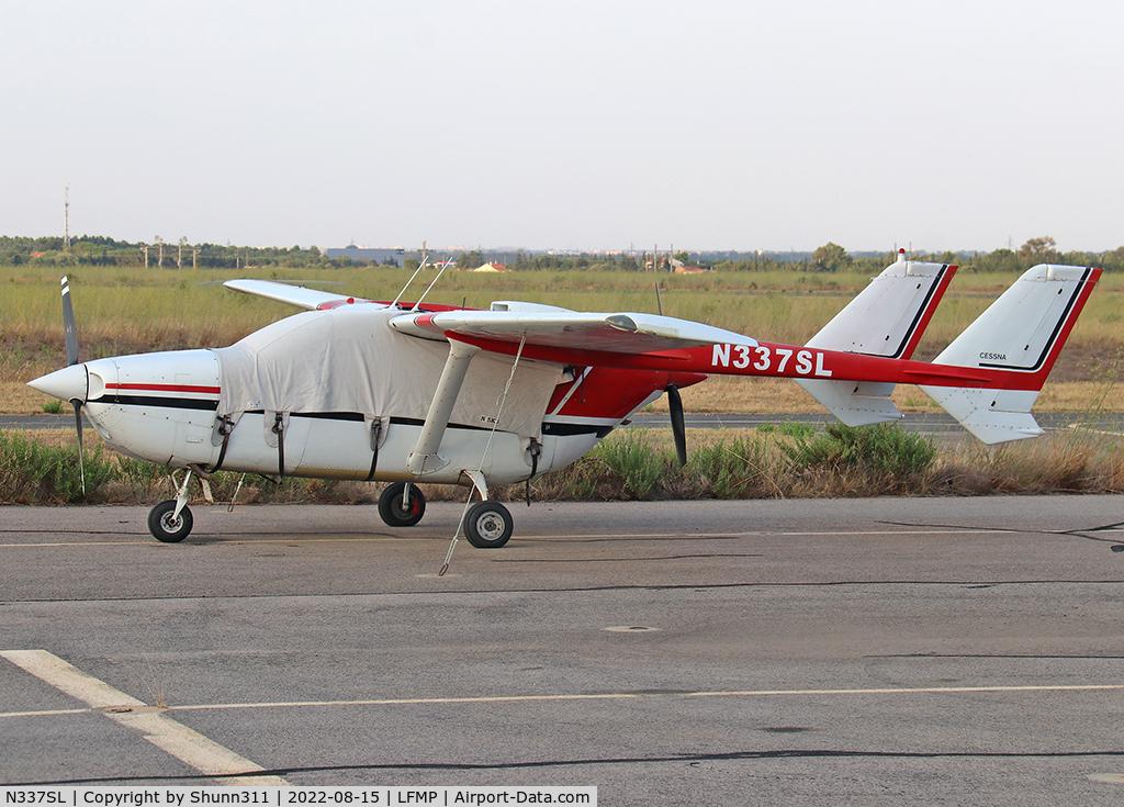 N337SL, 1974 Cessna 337G Super Skymaster C/N 33701612, PArked at the Airclub...