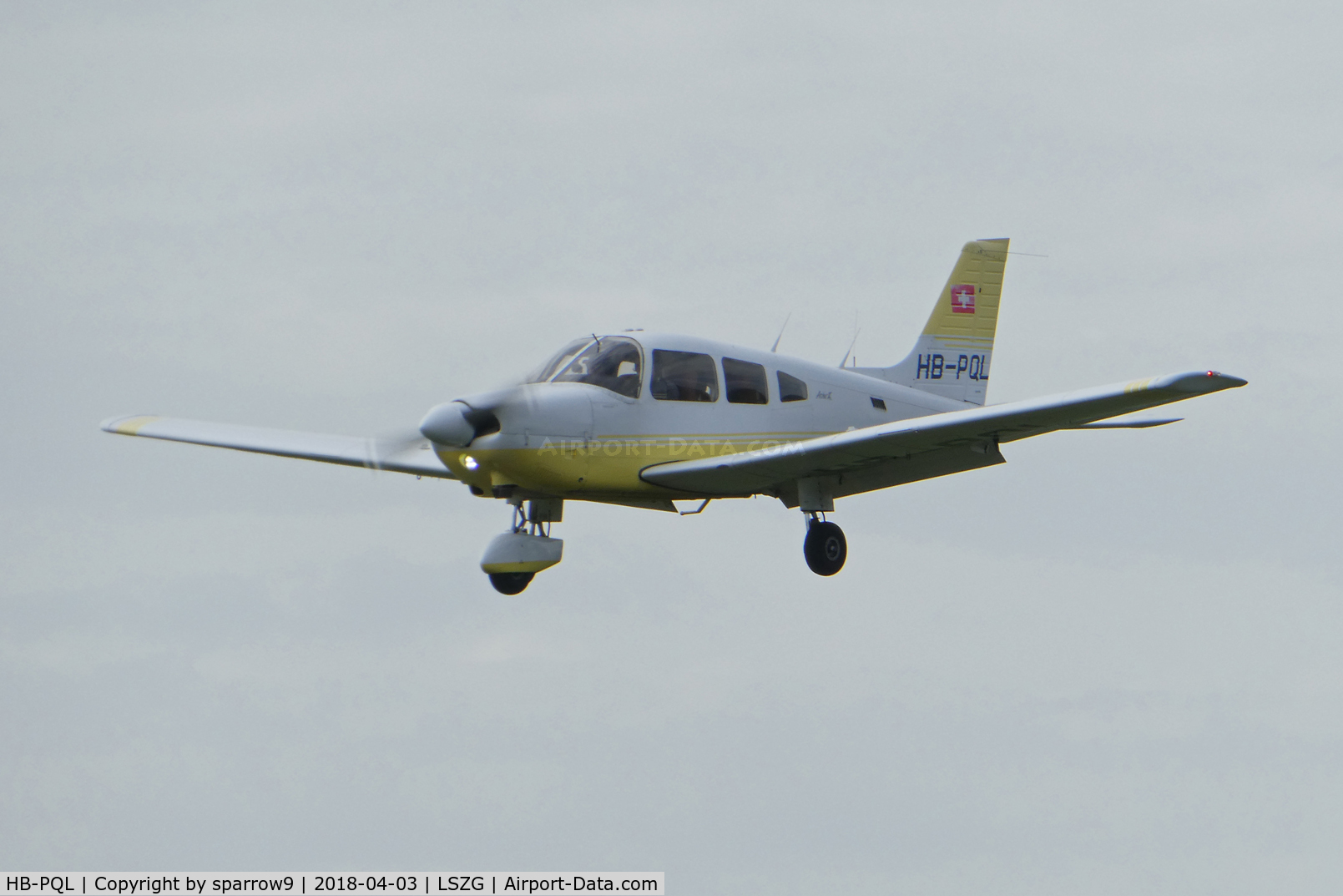 HB-PQL, 1989 Piper PA-28-181 Archer II C/N 2890121, Landing at Grenchen. HB-registered since 2001-09-06.