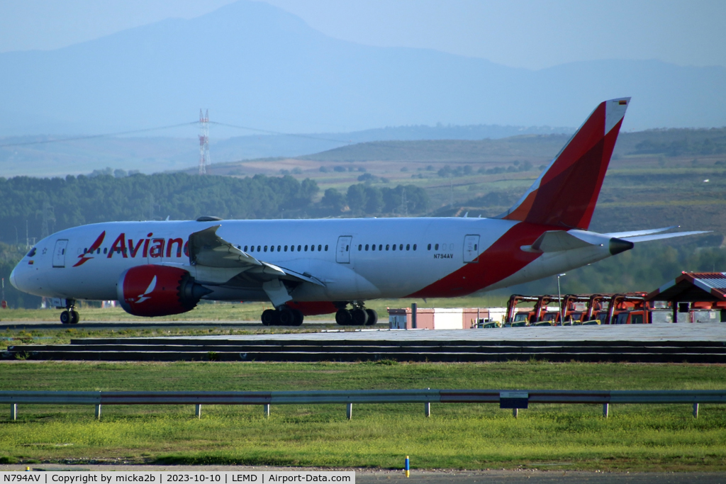 N794AV, 2017 Boeing 787-8 Dreamliner C/N 39406, Taxiing