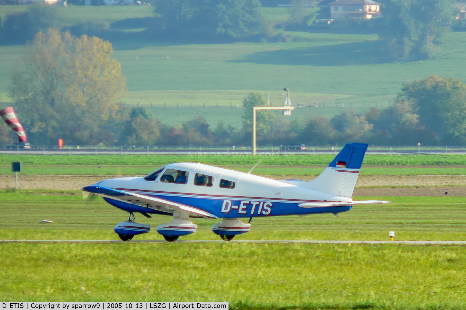 D-ETIS, 1998 Piper 28-181 Archer III C/N 2843133, Departing Grenchen 