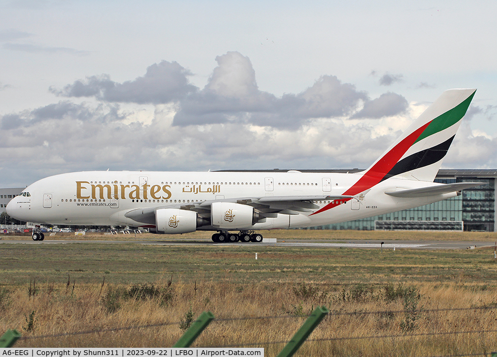 A6-EEG, 2013 Airbus A380-861 C/N 116, Ready for departure from rwy 32R after heavy maintenance on Airbus factory