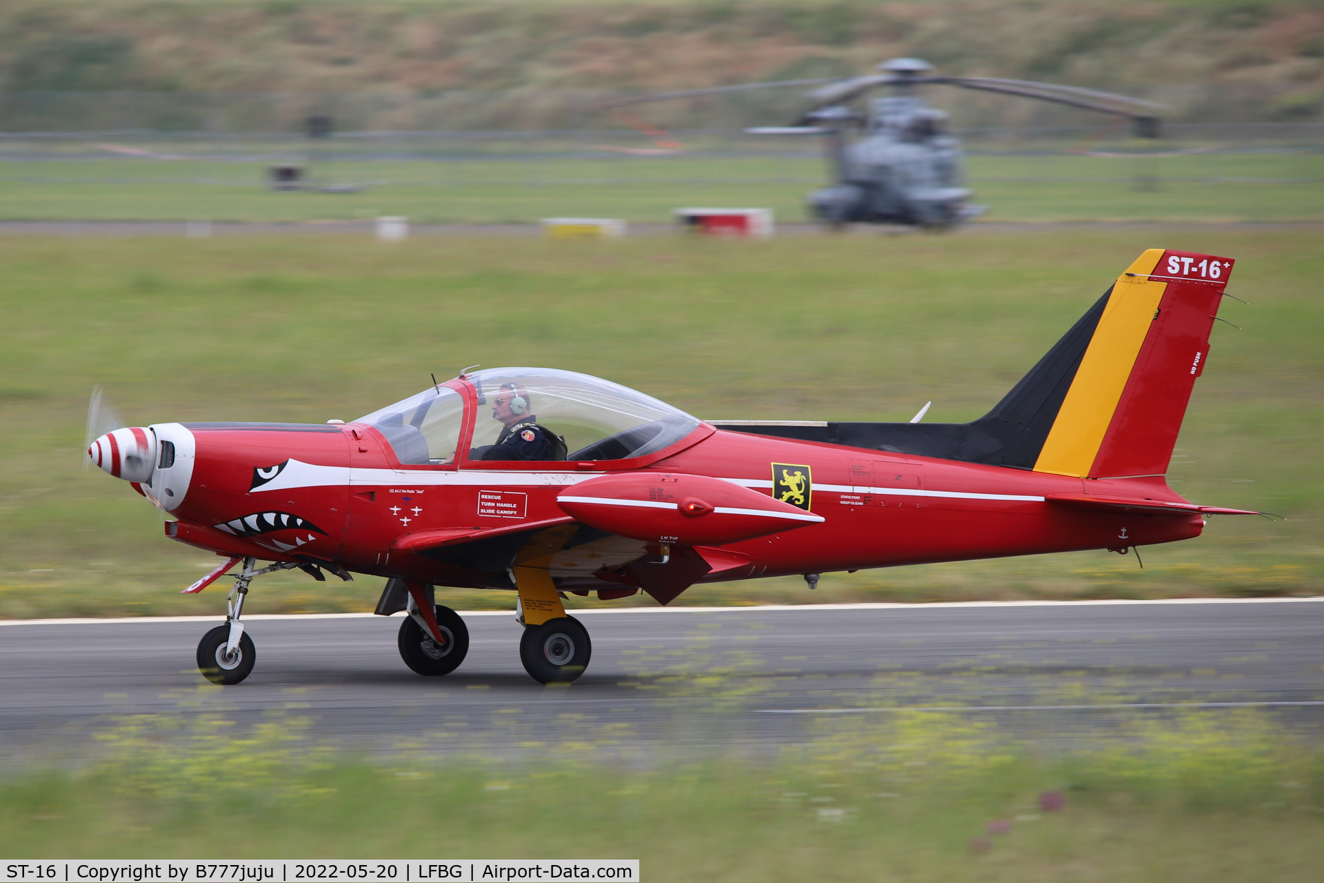 ST-16, SIAI-Marchetti SF-260M+ C/N 10-16, during Cognac airshow 2022