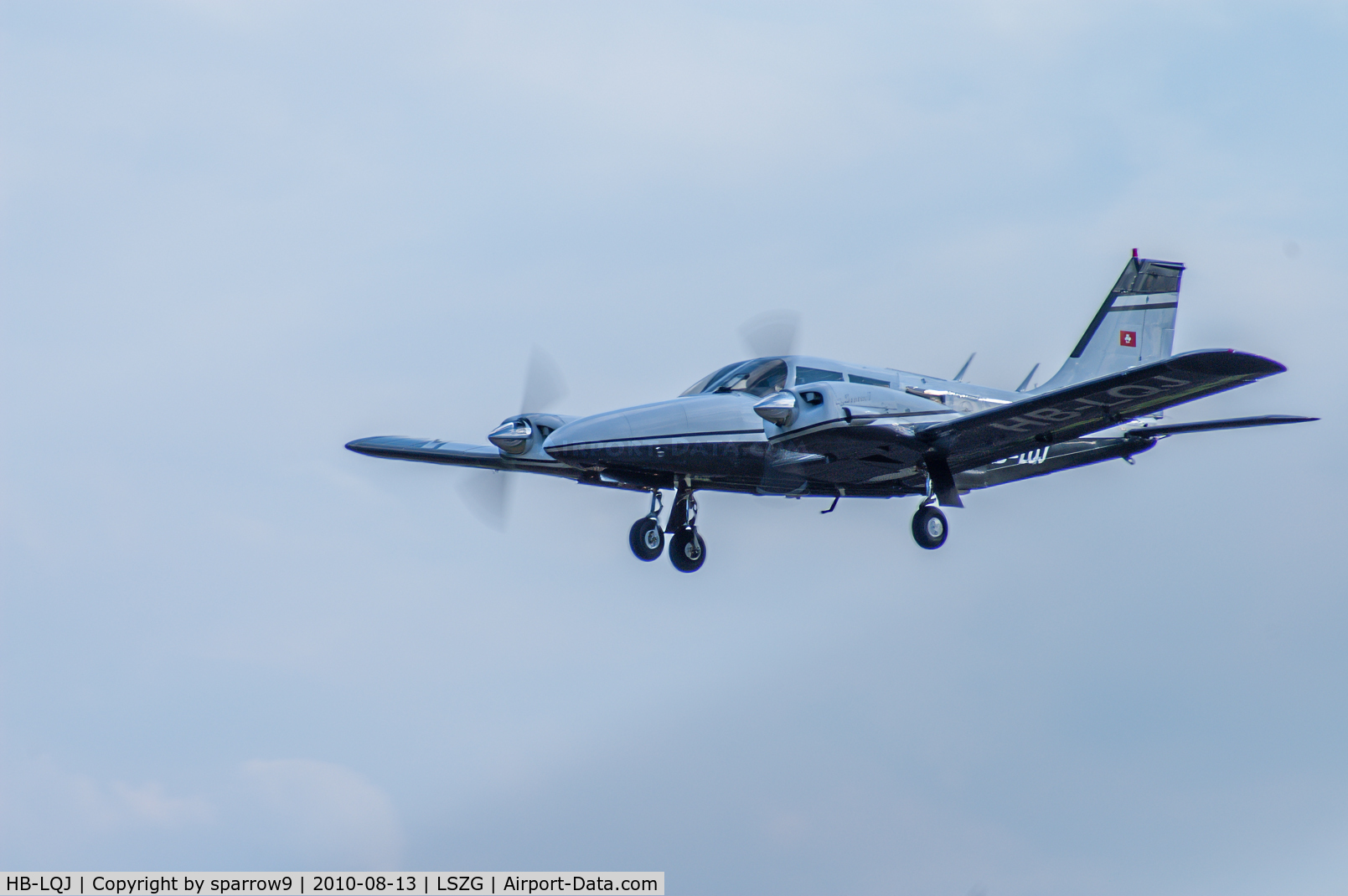 HB-LQJ, 1973 Piper PA-34-200 C/N 34-7350164, On short final runway 05 Grenchen. HB-registered from 1988-03-11.