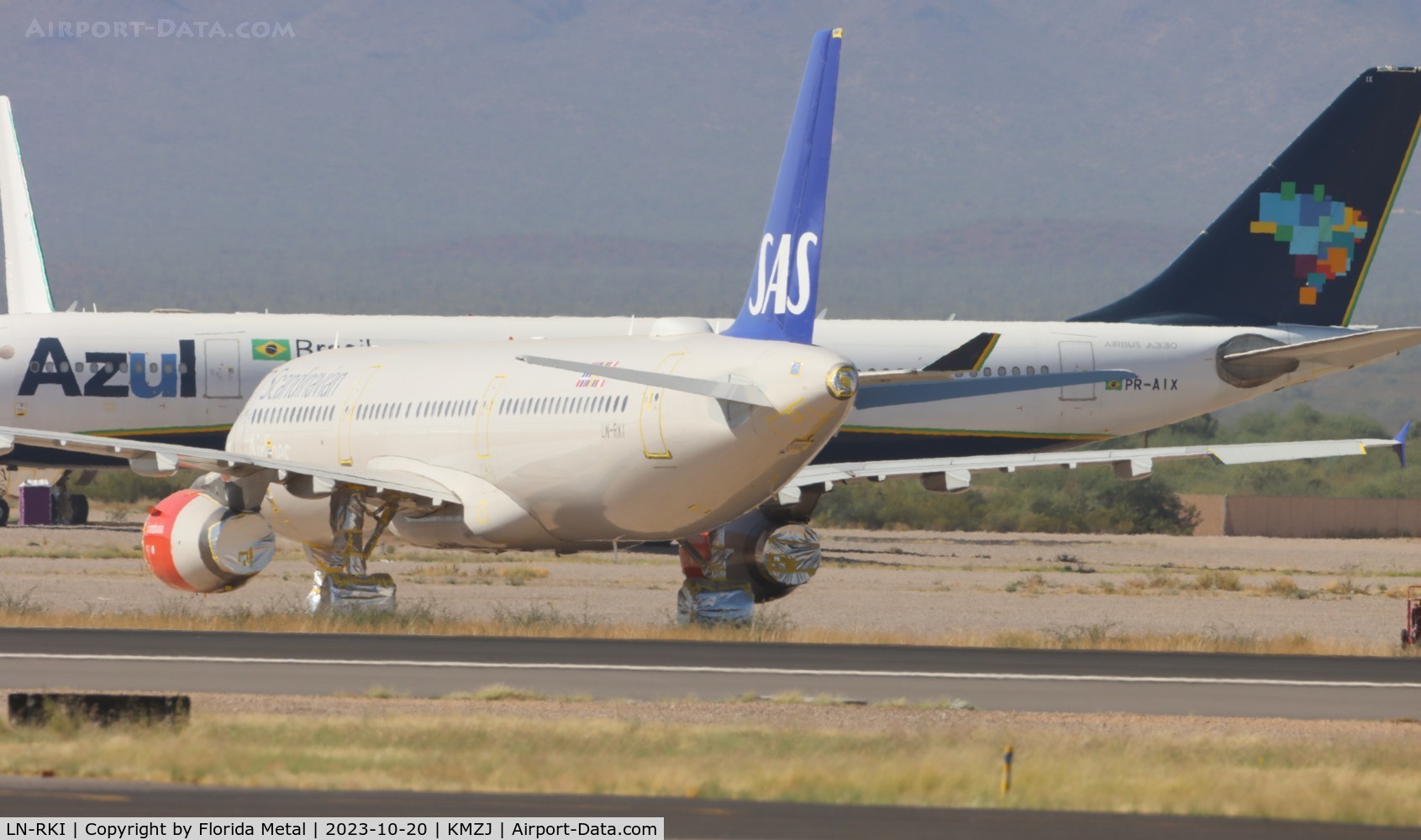 LN-RKI, 2002 Airbus A321-232 C/N 1817, SAS A321 zx