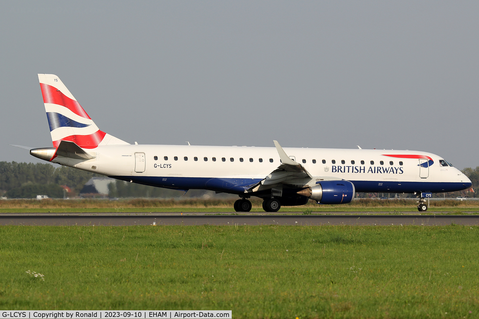 G-LCYS, 2014 Embraer 190SR (ERJ-190-100SR) C/N 19000663, at spl
