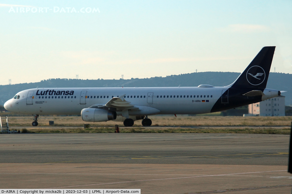 D-AIRA, 1993 Airbus A321-131 C/N 0458, Taxiing