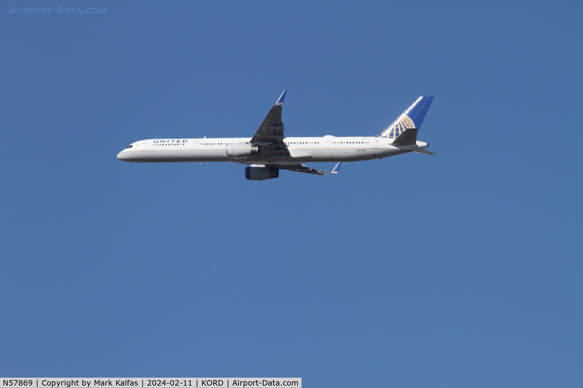N57869, 2002 Boeing 757-33N C/N 32593, B753 United Airlines Boeing 757-33N N57869 UAL1878 ORD-SFO Departing 28R