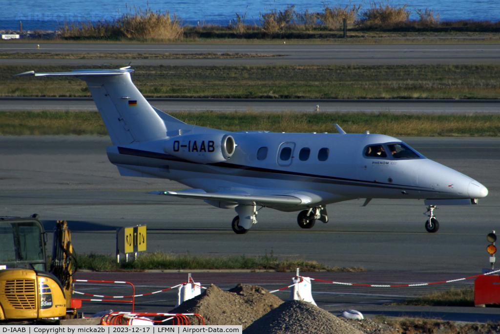 D-IAAB, 2010 Embraer EMB-500 Phenom 100 C/N 50000180, Taxiing