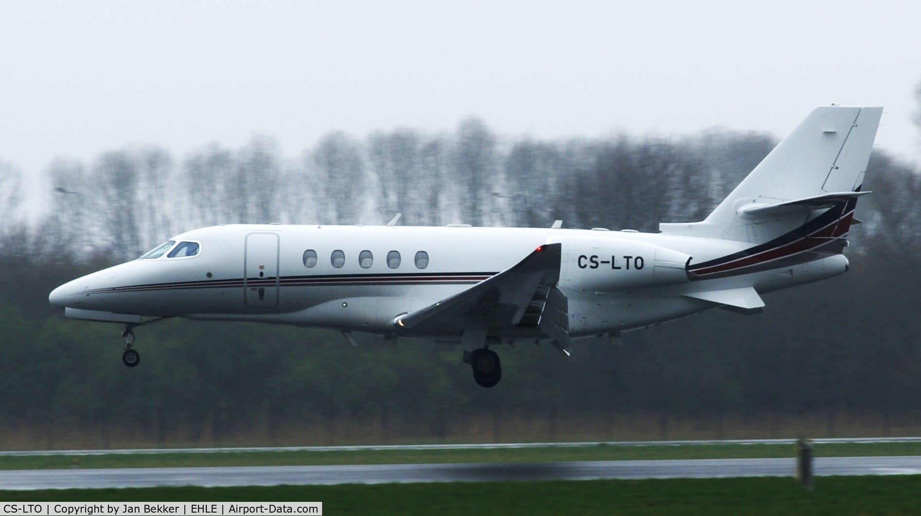 CS-LTO, Cessna 680A Citation Latitude C/N 680A-0263, Lelystad Airport in pouring rain