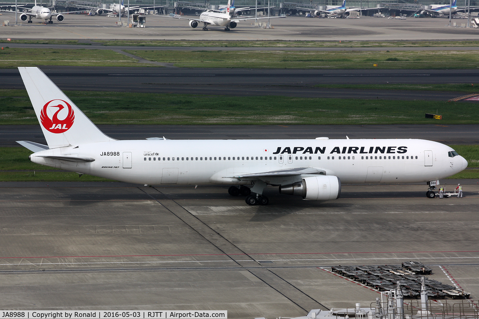 JA8988, Boeing 767-346 C/N 29863, at hnd