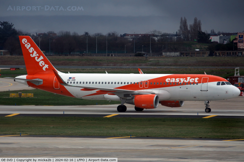 OE-IVD, 2016 Airbus A320-214 C/N 7183, Taxiing